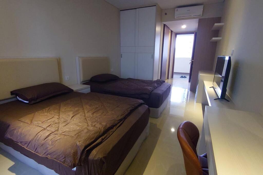 Tower A, 9th Floor, No 12 In Lubuk Baja Favehotel, In Thamrin * Nagoya